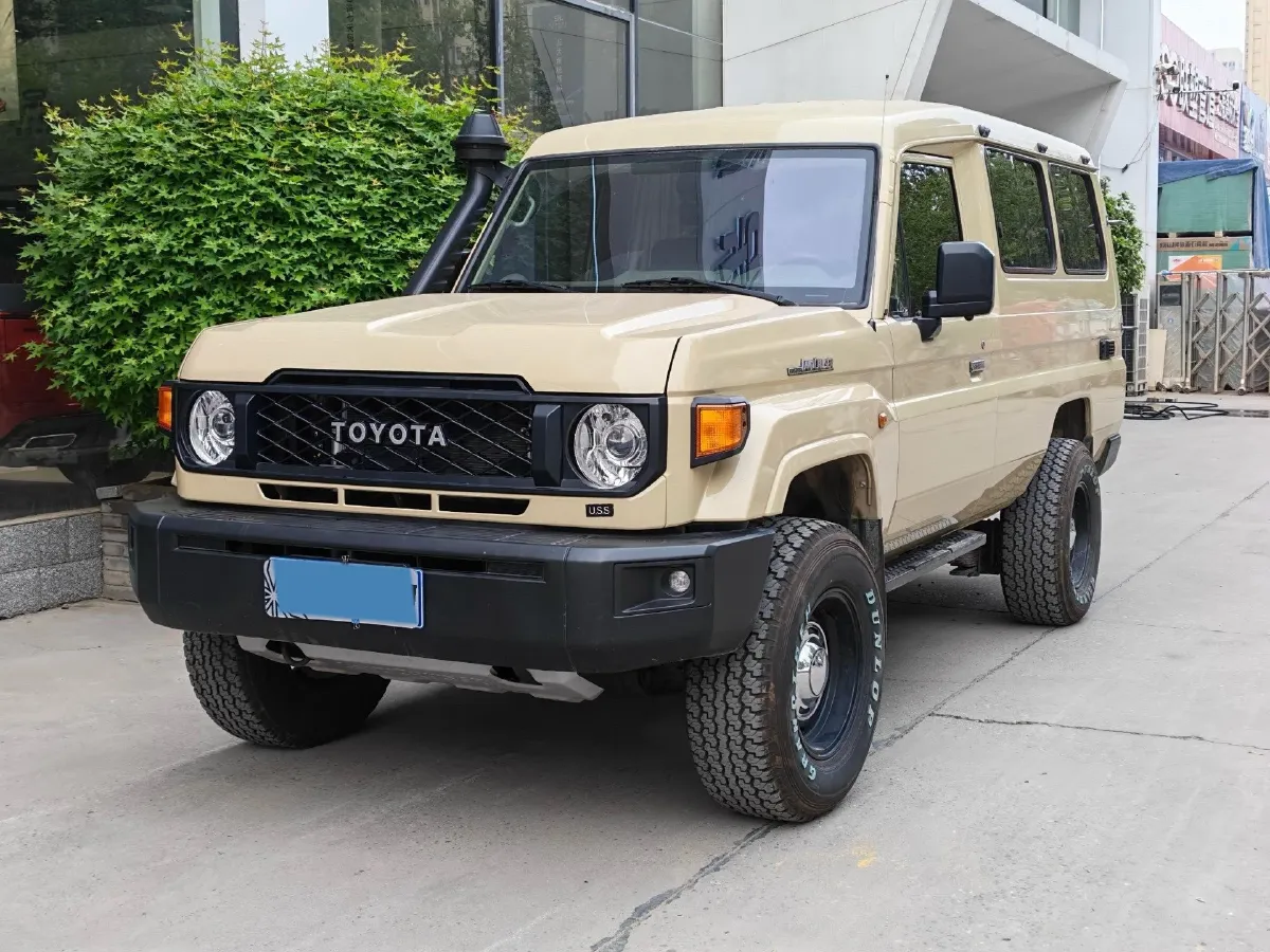 2024 Land Rover Range Rover Velar 2.0T 250HP L4 8AT,autocango,china used car exporter,china ev exporter,chinese used car exporter,chinese used ev exporter