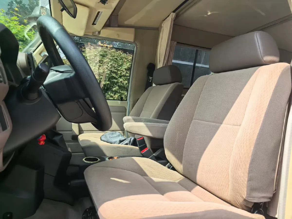 2024 Land Rover Range Rover Velar 2.0T 250HP L4 8AT,autocango,china used car exporter,china ev exporter,chinese used car exporter,chinese used ev exporter