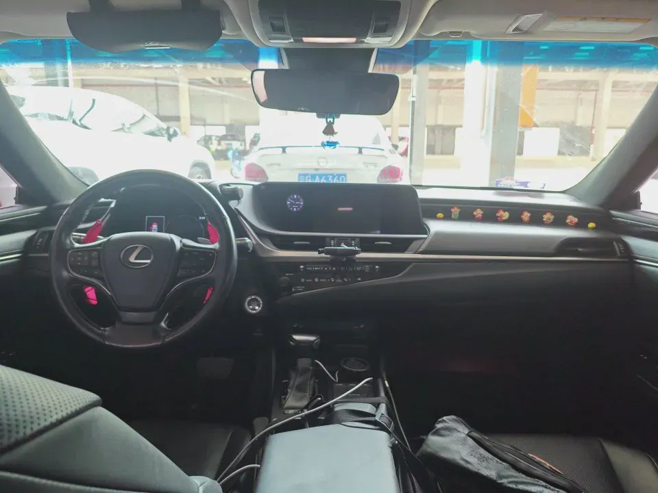 2018 Lexus ES 2.0L 167HP L4 6AT,autocango,china used car exporter,china ev exporter,chinese used car exporter,chinese used ev exporter