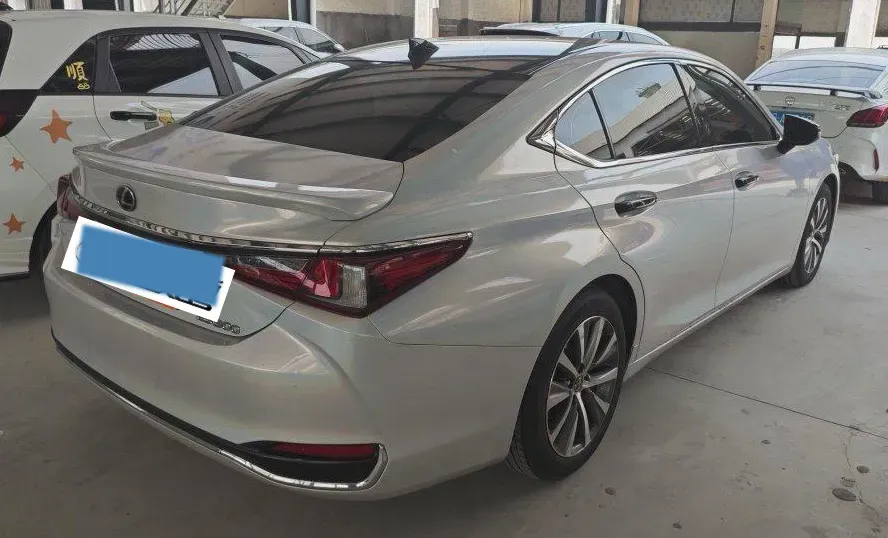2018 Lexus ES 2.0L 167HP L4 6AT,autocango,china used car exporter,china ev exporter,chinese used car exporter,chinese used ev exporter