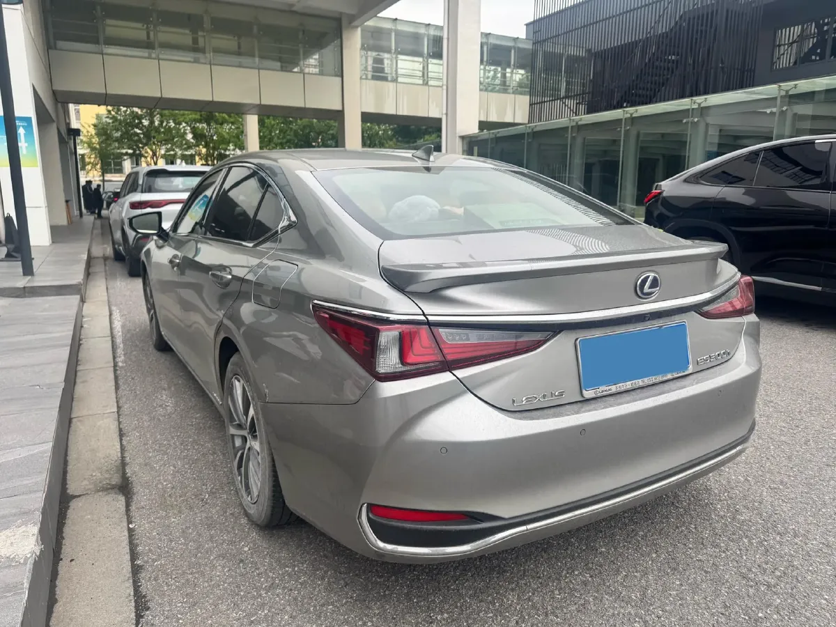 2021 Lexus ES 2.5L 178HP L4 E-CVT Hybrid,autocango,china used car exporter,china ev exporter,chinese used car exporter,chinese used ev exporter