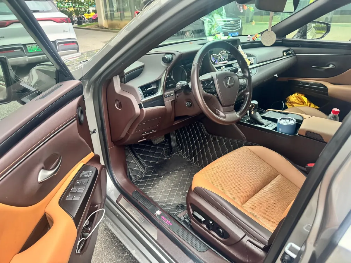 2021 Lexus ES 2.5L 178HP L4 E-CVT Hybrid,autocango,china used car exporter,china ev exporter,chinese used car exporter,chinese used ev exporter