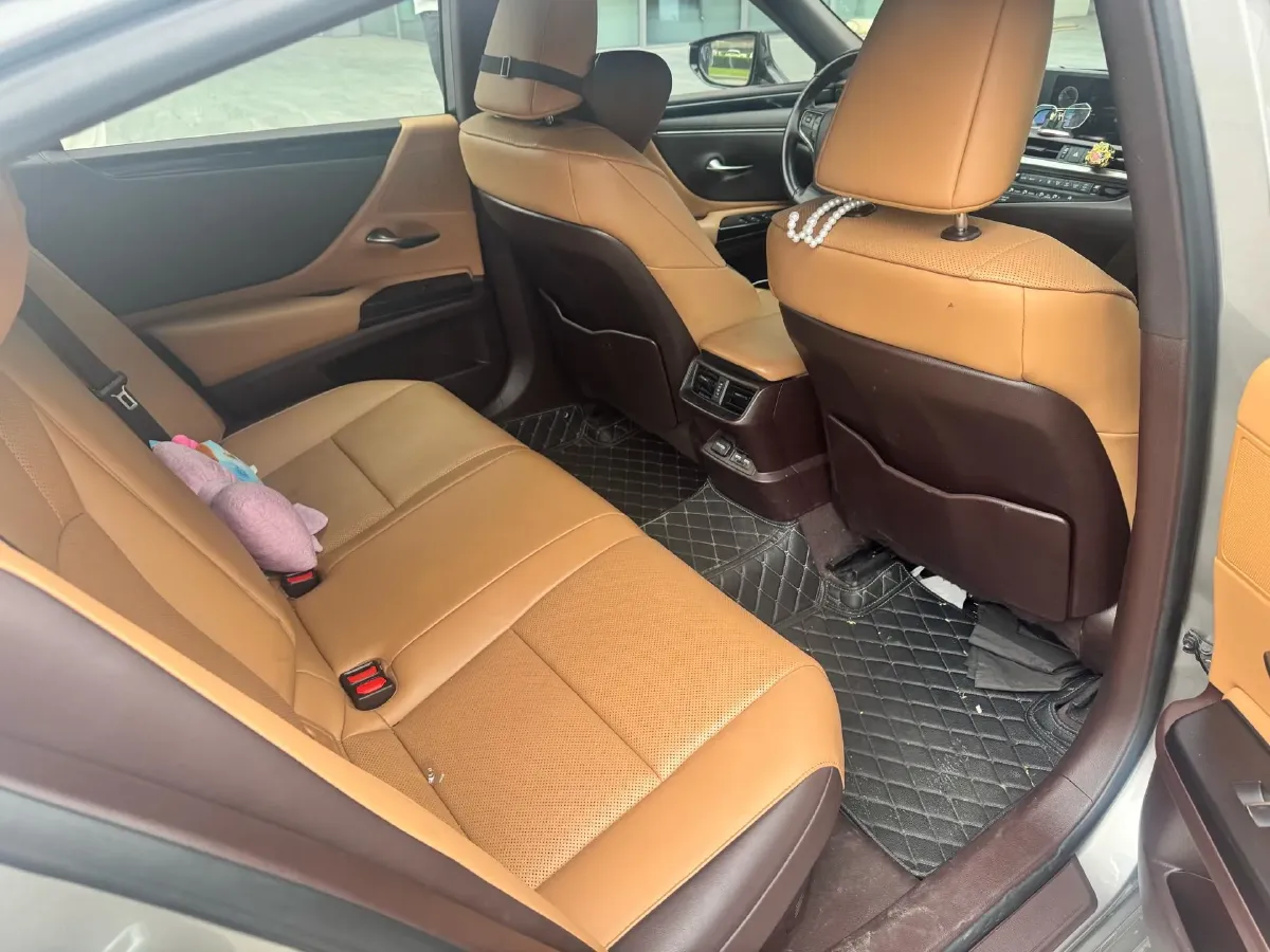 2021 Lexus ES 2.5L 178HP L4 E-CVT Hybrid,autocango,china used car exporter,china ev exporter,chinese used car exporter,chinese used ev exporter