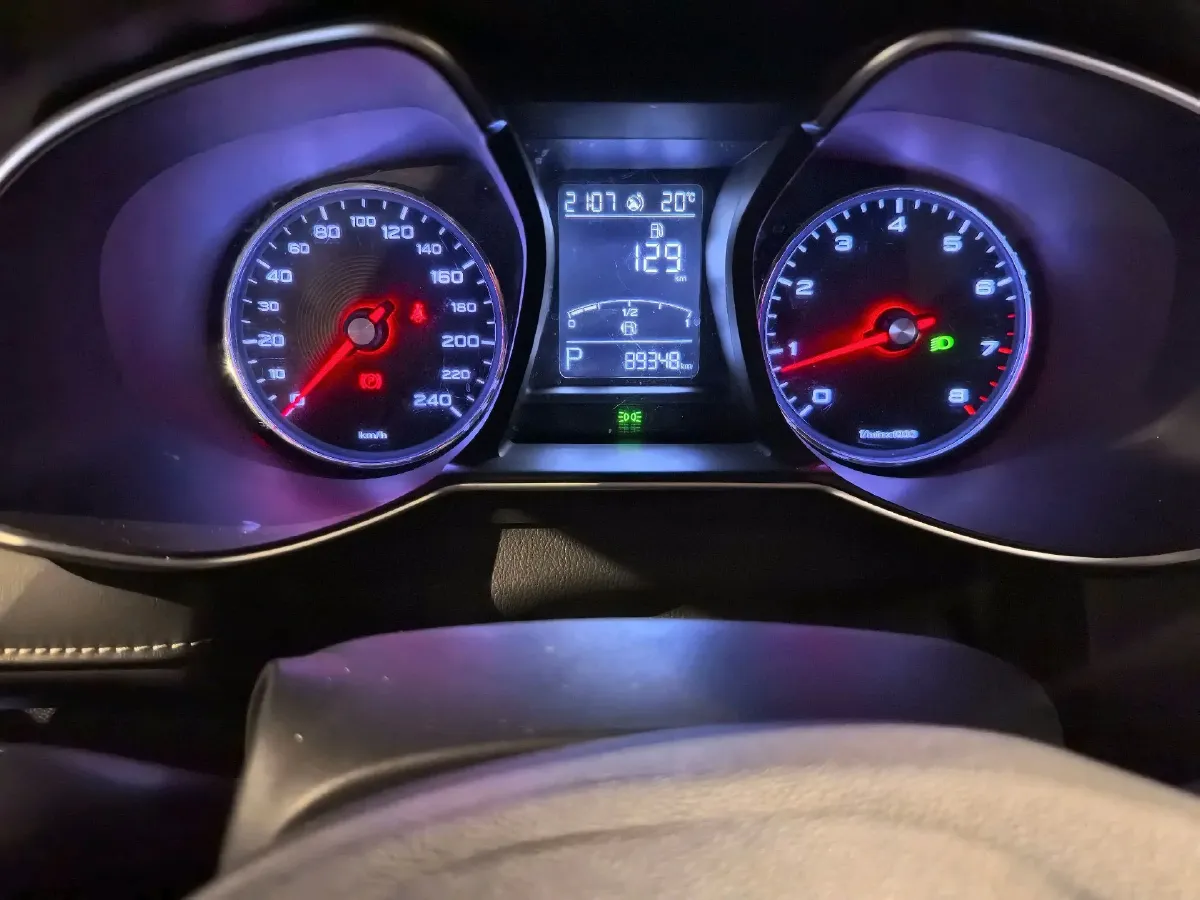 2019 MAXUS XinTu V80 2.5T 136HP L4 6AMT,autocango,china used car exporter,china ev exporter,chinese used car exporter,chinese used ev exporter