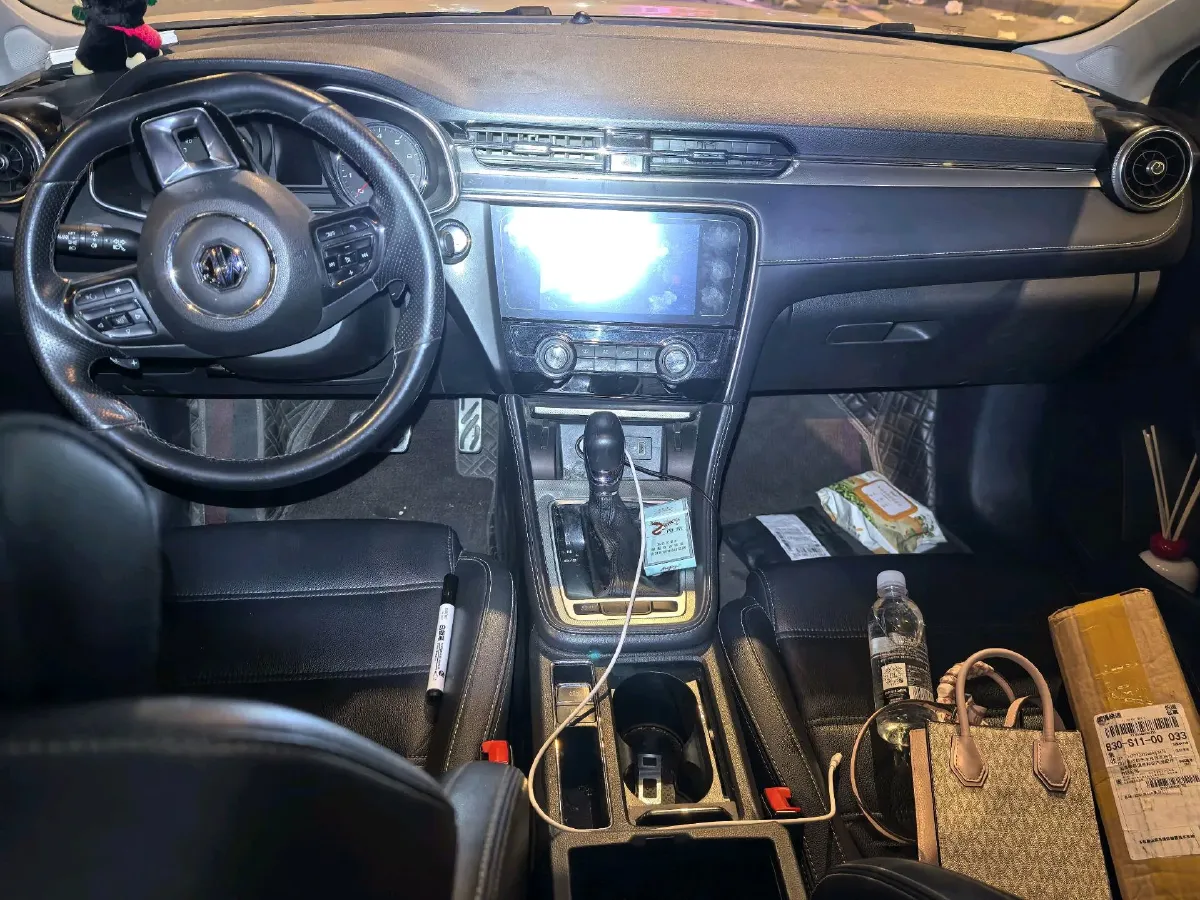 2019 MAXUS XinTu V80 2.5T 136HP L4 6AMT,autocango,china used car exporter,china ev exporter,chinese used car exporter,chinese used ev exporter