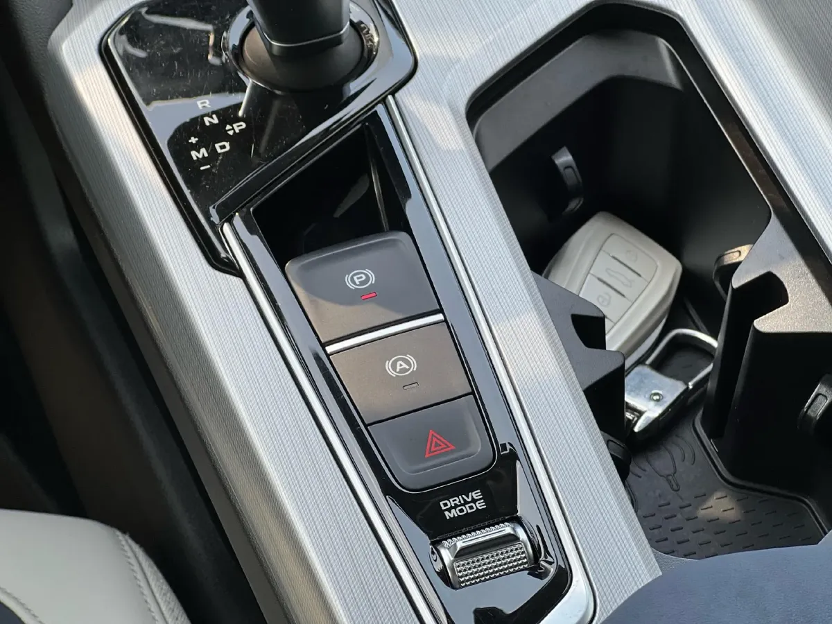 2021 Geely Preface 2.0T 190HP L4 7DCT,autocango,china used car exporter,china ev exporter,chinese used car exporter,chinese used ev exporter