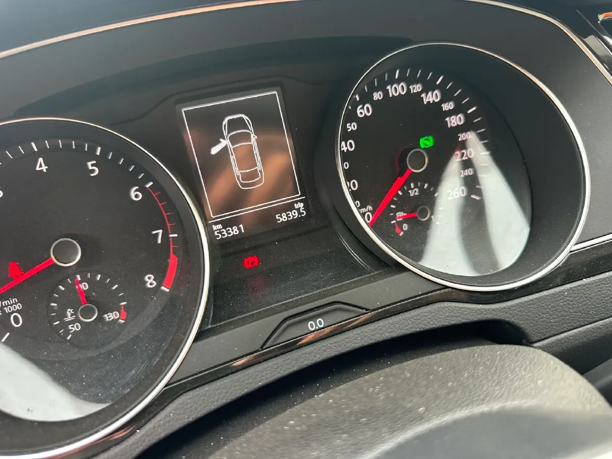 2017 Volkswagen Magotan 1.8T 180HP L4 7DCT,autocango,china used car exporter,china ev exporter,chinese used car exporter,chinese used ev exporter