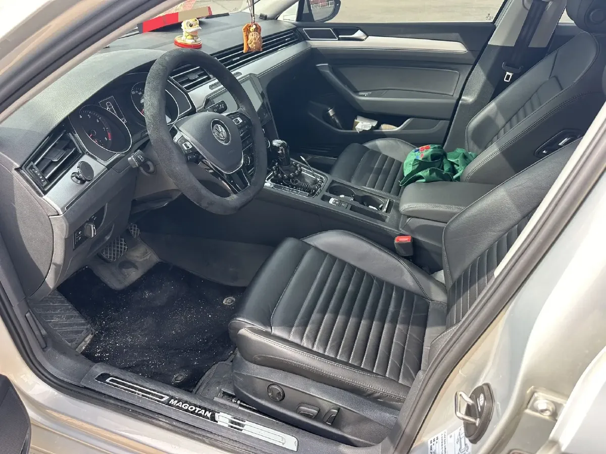 2017 Volkswagen Magotan 1.8T 180HP L4 7DCT,autocango,china used car exporter,china ev exporter,chinese used car exporter,chinese used ev exporter