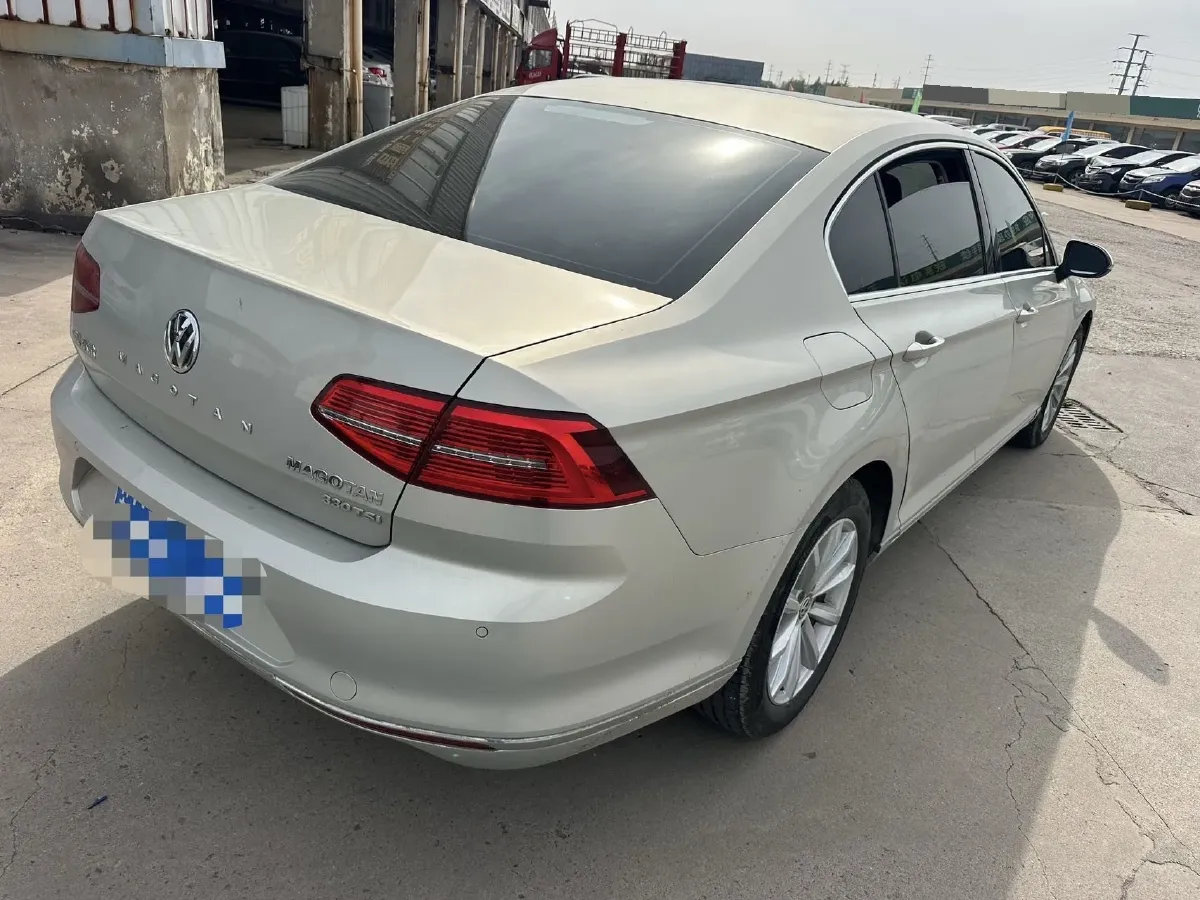 2017 Volkswagen Magotan 1.8T 180HP L4 7DCT,autocango,china used car exporter,china ev exporter,chinese used car exporter,chinese used ev exporter