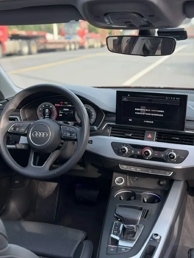 2020 Audi A4L 2.0T 190HP L4 7DCT,autocango,china used car exporter,china ev exporter,chinese used car exporter,chinese used ev exporter