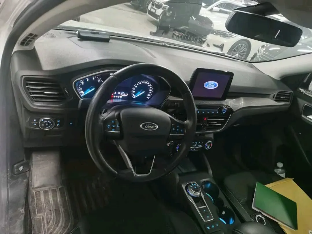 2019 Ford Focus 1.5T 184HP L3 8AT,autocango,china used car exporter,china ev exporter,chinese used car exporter,chinese used ev exporter