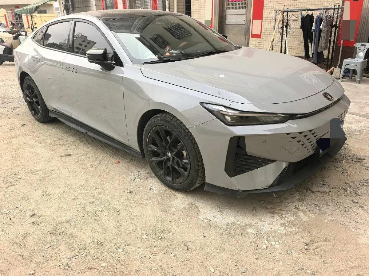 2024 ChangAn UNI-V 1.5T 188HP L4 7DCT,autocango,china used car exporter,china ev exporter,chinese used car exporter,chinese used ev exporter