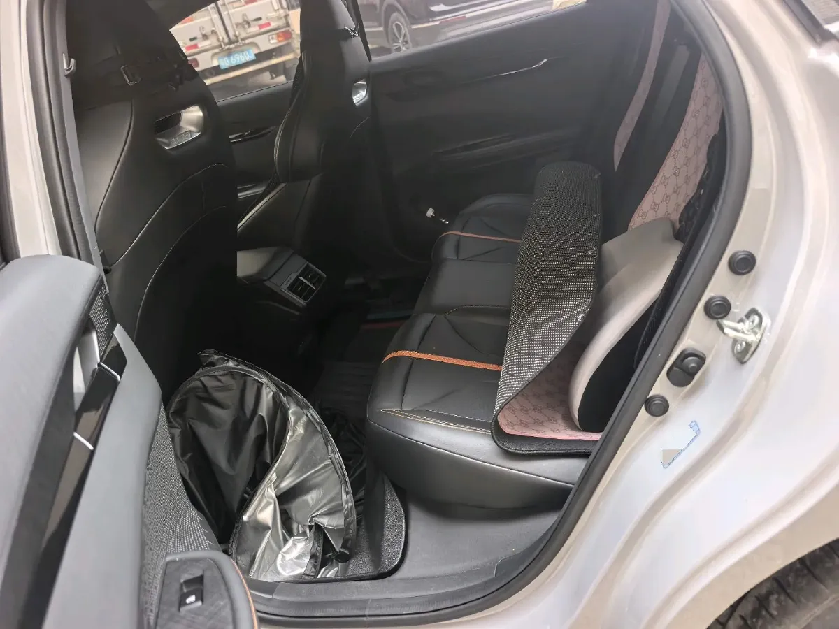 2024 ChangAn UNI-V 1.5T 188HP L4 7DCT,autocango,china used car exporter,china ev exporter,chinese used car exporter,chinese used ev exporter