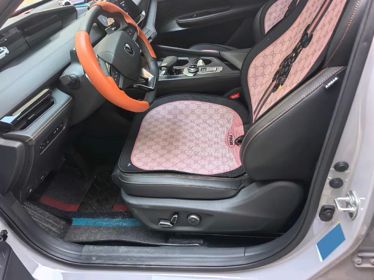 2024 ChangAn UNI-V 1.5T 188HP L4 7DCT,autocango,china used car exporter,china ev exporter,chinese used car exporter,chinese used ev exporter