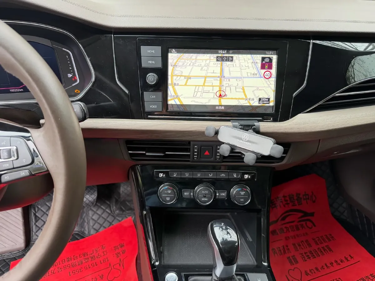 2019 Volvo V40 1.5T 152HP L4 6AT,autocango,china used car exporter,china ev exporter,chinese used car exporter,chinese used ev exporter