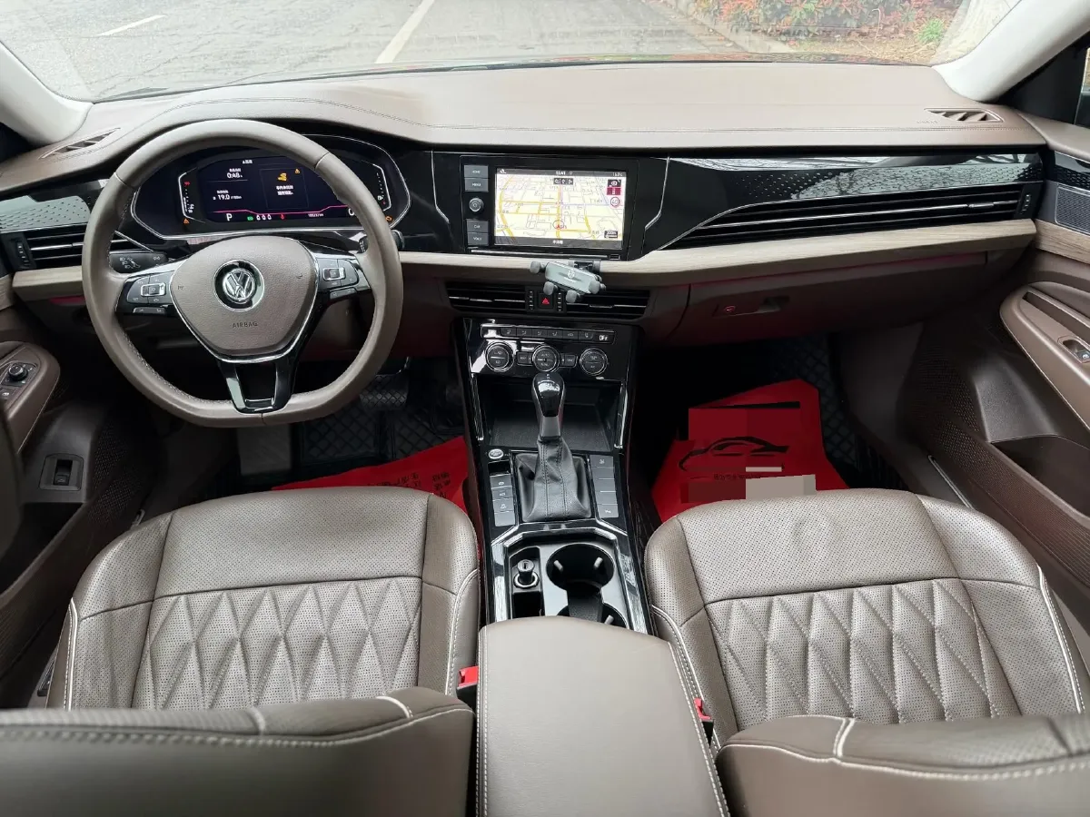 2019 Volvo V40 1.5T 152HP L4 6AT,autocango,china used car exporter,china ev exporter,chinese used car exporter,chinese used ev exporter