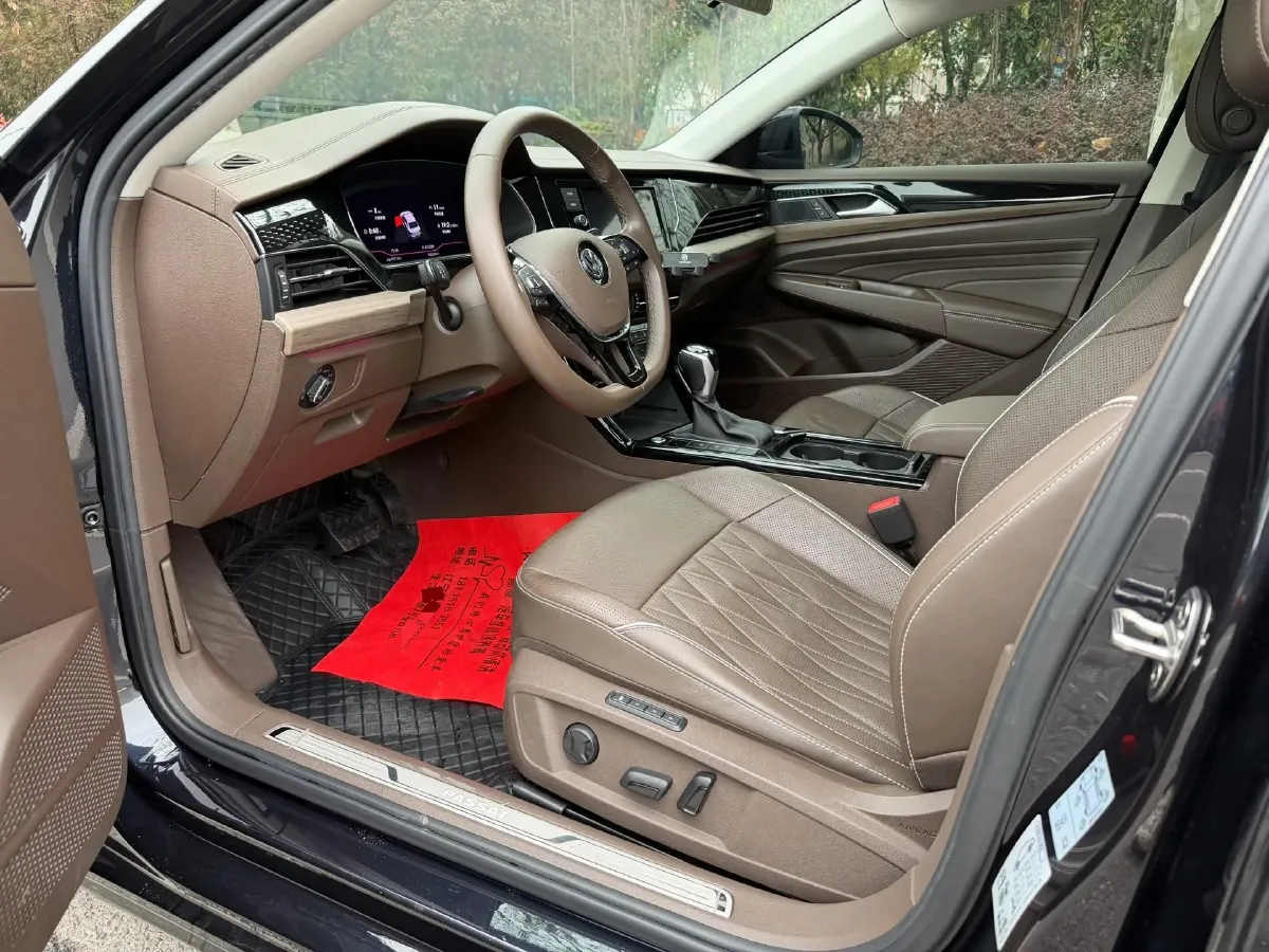 2019 Volvo V40 1.5T 152HP L4 6AT,autocango,china used car exporter,china ev exporter,chinese used car exporter,chinese used ev exporter