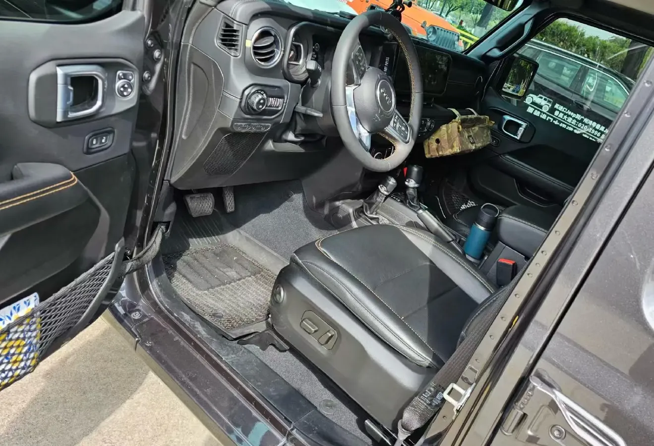 2024 Jeep Wrangler 2.0T 266HP L4 8AT,autocango,china used car exporter,china ev exporter,chinese used car exporter,chinese used ev exporter