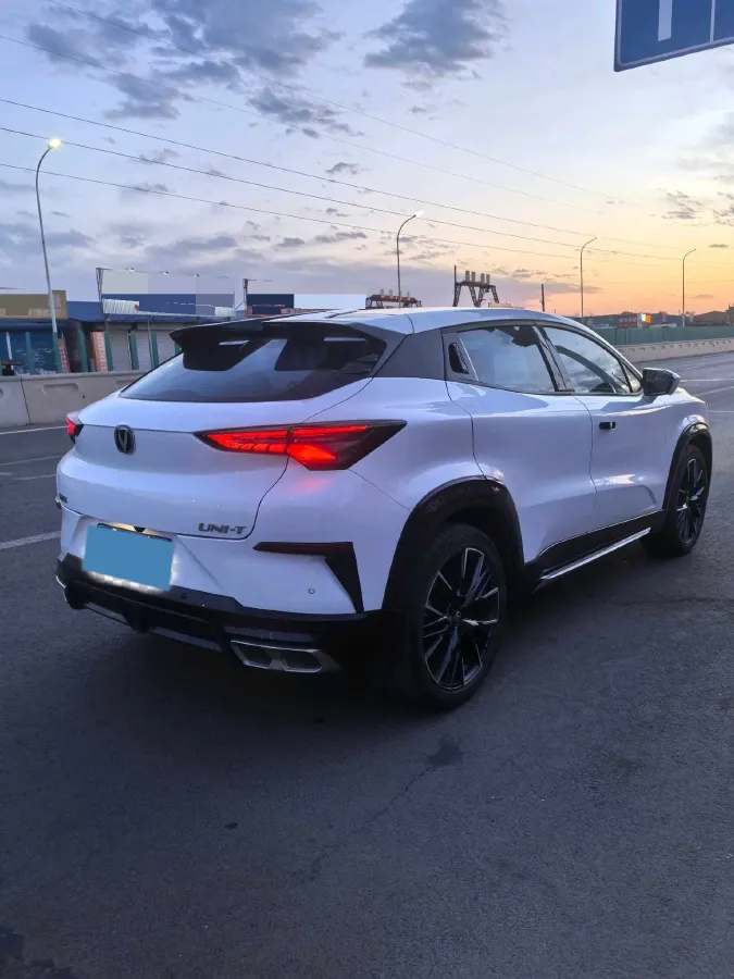 2023 ChangAn UNI-T 1.5T 188HP L4 7DCT,autocango,china used car exporter,china ev exporter,chinese used car exporter,chinese used ev exporter