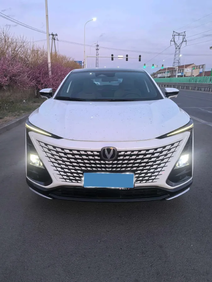 2023 ChangAn UNI-T 1.5T 188HP L4 7DCT,autocango,china used car exporter,china ev exporter,chinese used car exporter,chinese used ev exporter