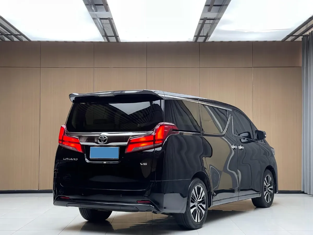 2018 Toyota Alphard 3.5L 301HP V6 8AT,autocango,china used car exporter,china ev exporter,chinese used car exporter,chinese used ev exporter