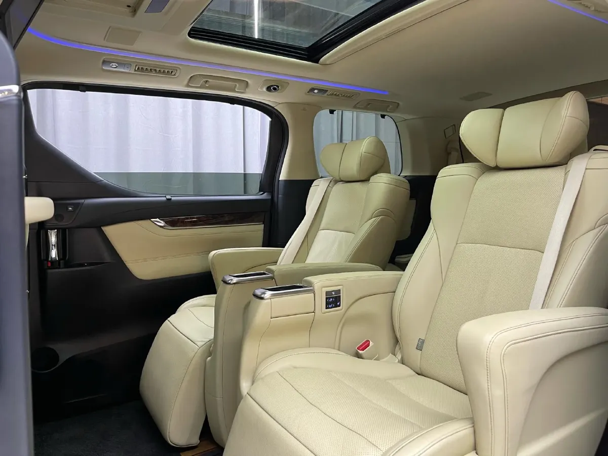 2018 Toyota Alphard 3.5L 301HP V6 8AT,autocango,china used car exporter,china ev exporter,chinese used car exporter,chinese used ev exporter