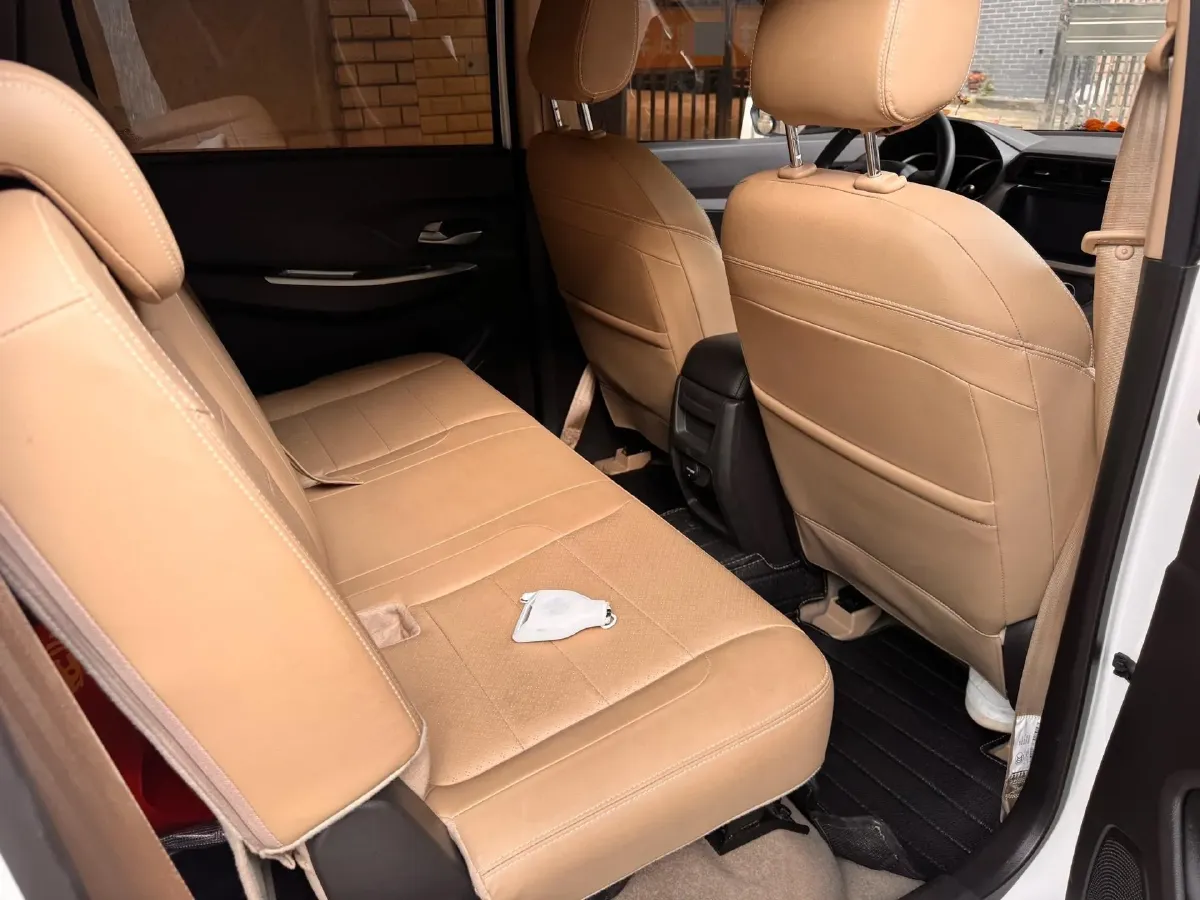 2021 WuLing HongGuang 1.5L 99HP L4 6MT,autocango,china used car exporter,china ev exporter,chinese used car exporter,chinese used ev exporter