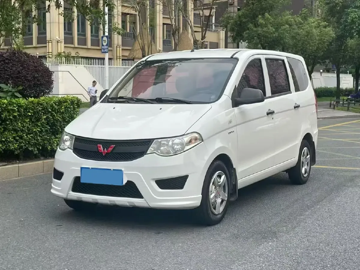 2015 WuLing HongGuang 1.5L 112HP L4 5MT,autocango,china used car exporter,china ev exporter,chinese used car exporter,chinese used ev exporter