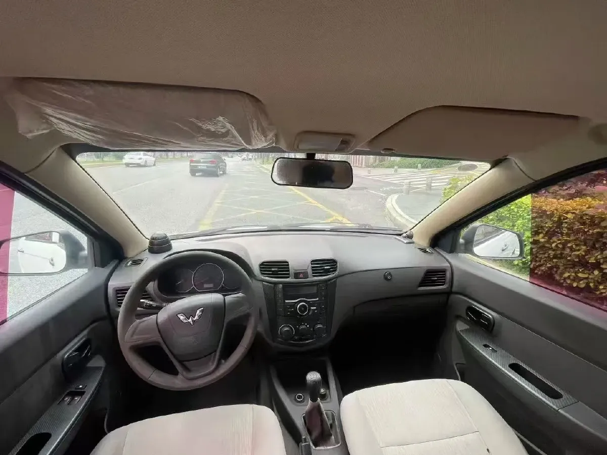 2015 WuLing HongGuang 1.5L 112HP L4 5MT,autocango,china used car exporter,china ev exporter,chinese used car exporter,chinese used ev exporter