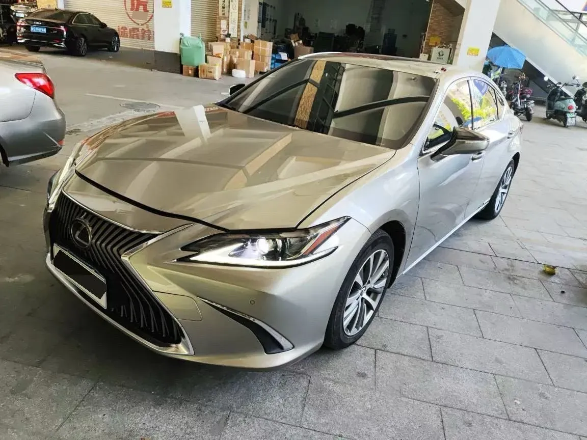 2020 Lexus ES 2.5L 178HP L4 E-CVT Hybrid,autocango,china used car exporter,china ev exporter,chinese used car exporter,chinese used ev exporter