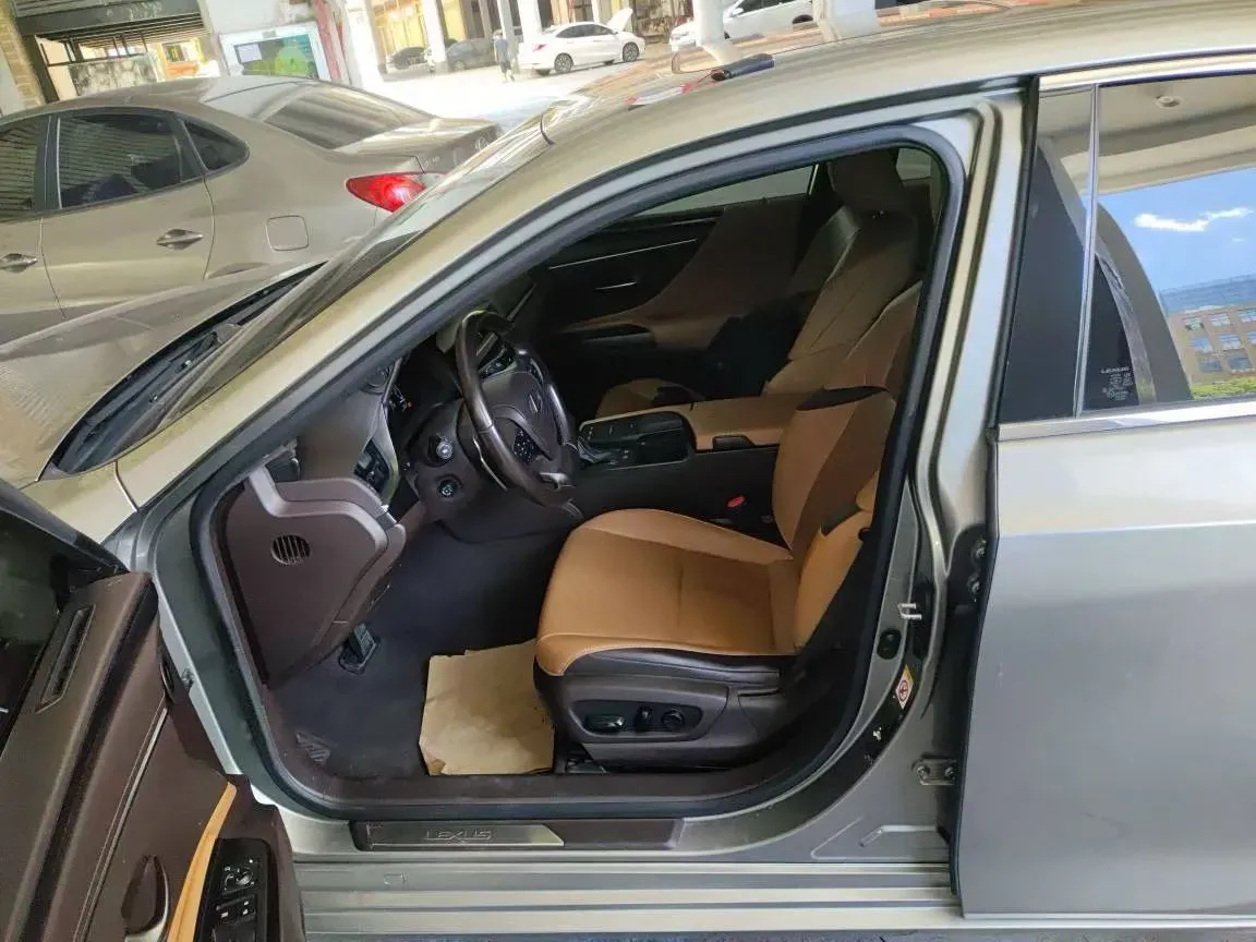 2020 Lexus ES 2.5L 178HP L4 E-CVT Hybrid,autocango,china used car exporter,china ev exporter,chinese used car exporter,chinese used ev exporter