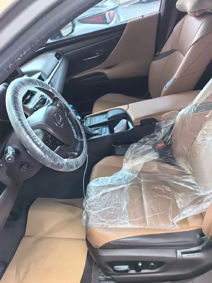 2020 Lexus ES 2.5L 178HP L4 E-CVT Hybrid,autocango,china used car exporter,china ev exporter,chinese used car exporter,chinese used ev exporter