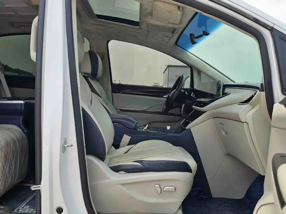 2020 Buick GL8 2.0T 237HP L4 9AT,autocango,china used car exporter,china ev exporter,chinese used car exporter,chinese used ev exporter