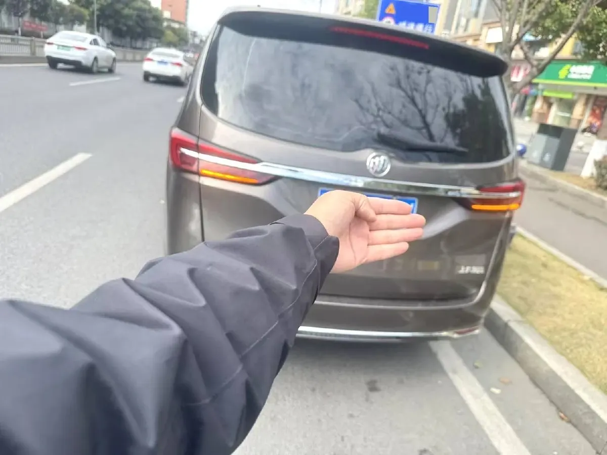 2023 Buick GL8 2.0T 237HP L4 9AT,autocango,china used car exporter,china ev exporter,chinese used car exporter,chinese used ev exporter