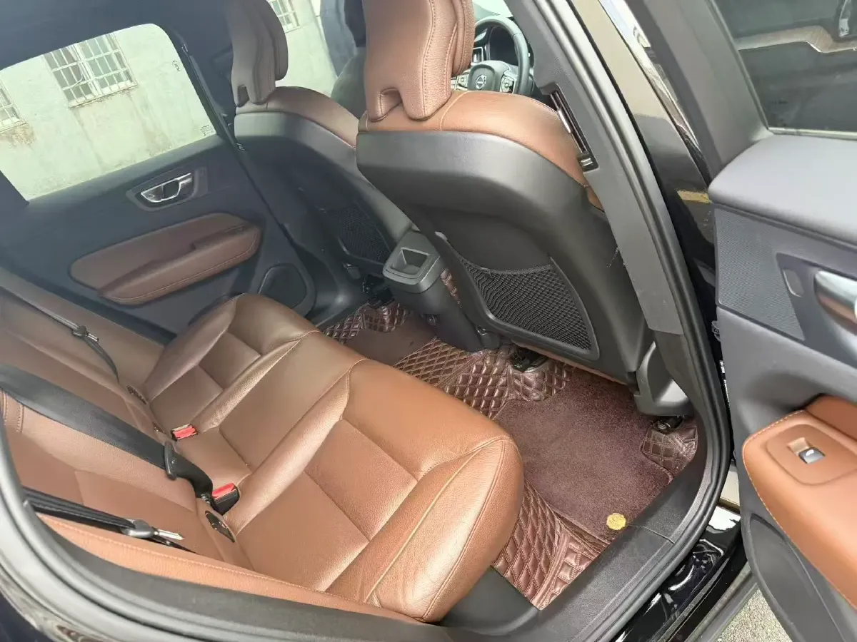 2024 Volvo XC60 2.0T 250HP L4 8AT,autocango,china used car exporter,china ev exporter,chinese used car exporter,chinese used ev exporter