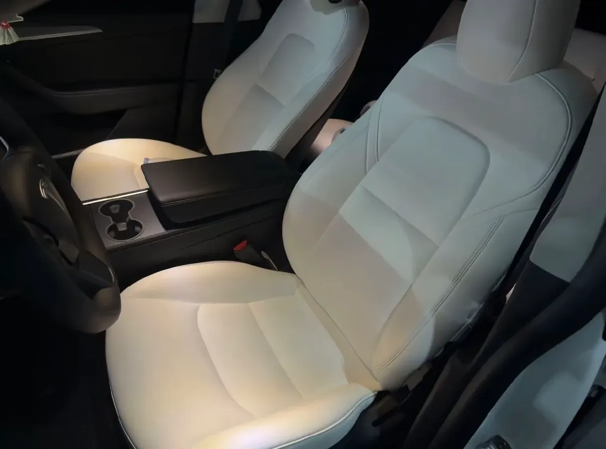 2022 Tesla Model Y BEV 60KWH,autocango,china used car exporter,china ev exporter,chinese used car exporter,chinese used ev exporter