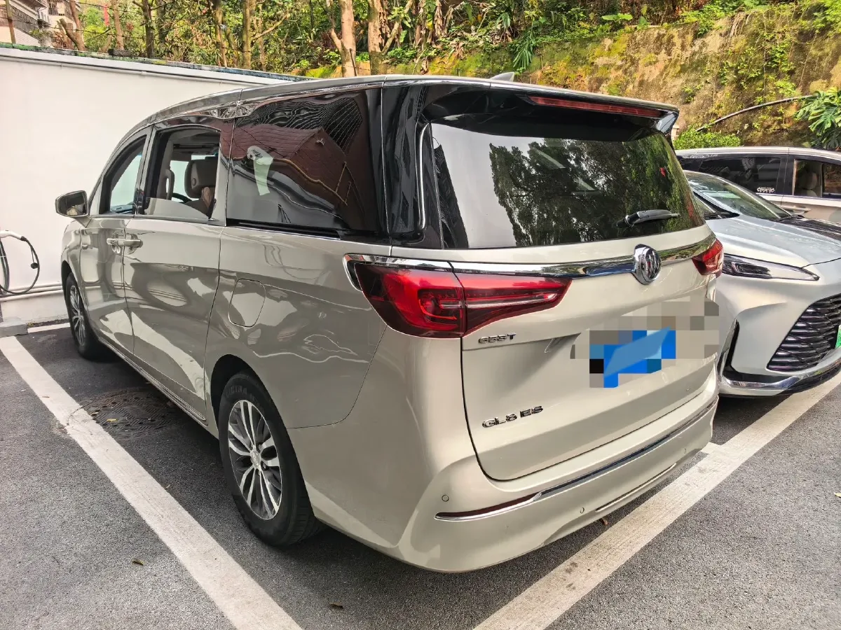 2022 Buick GL8 2.0T 237HP L4 9AT,autocango,china used car exporter,china ev exporter,chinese used car exporter,chinese used ev exporter