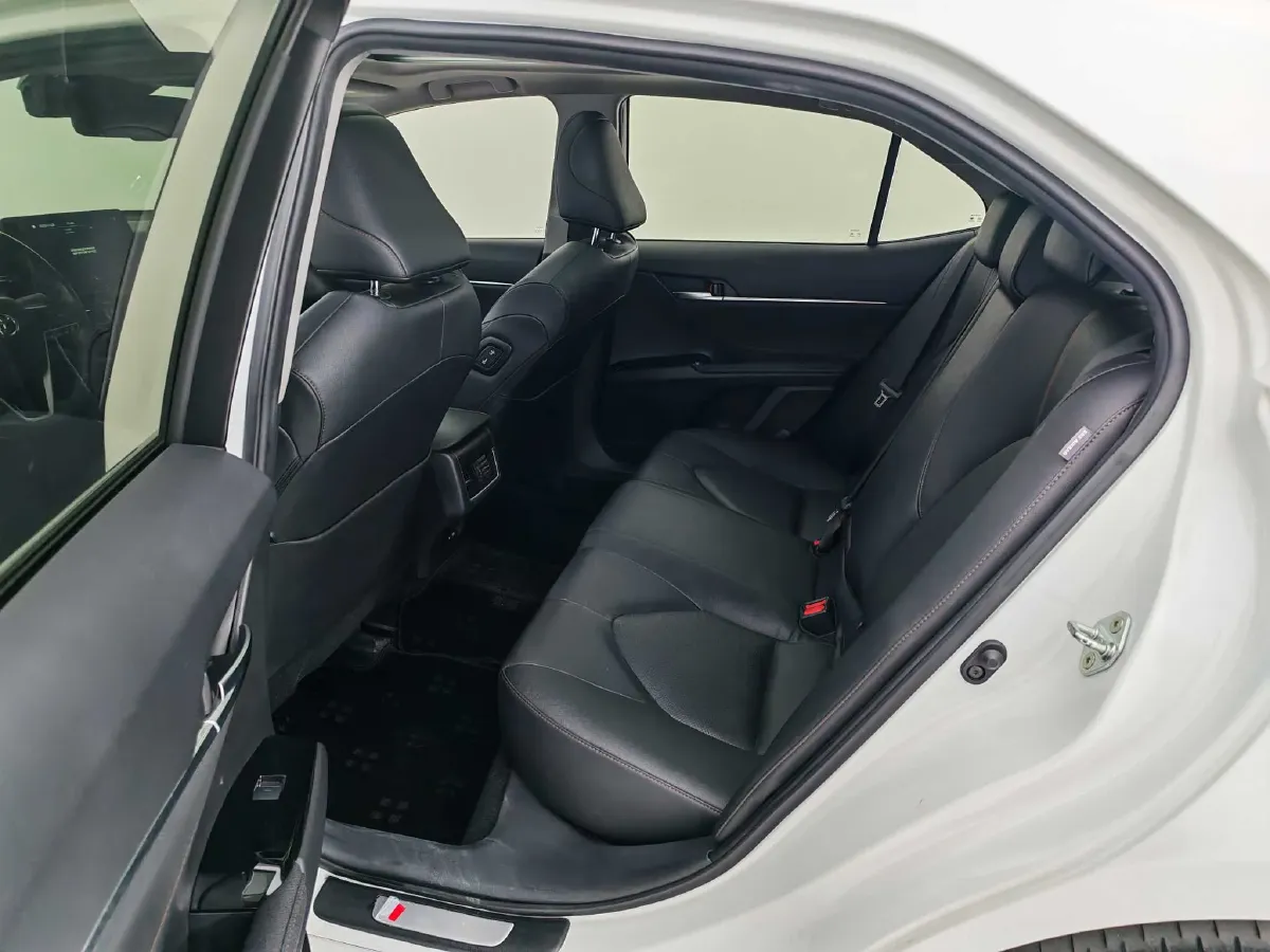 2021 Toyota Camry 2.5L 209HP L4 8AT,autocango,china used car exporter,china ev exporter,chinese used car exporter,chinese used ev exporter