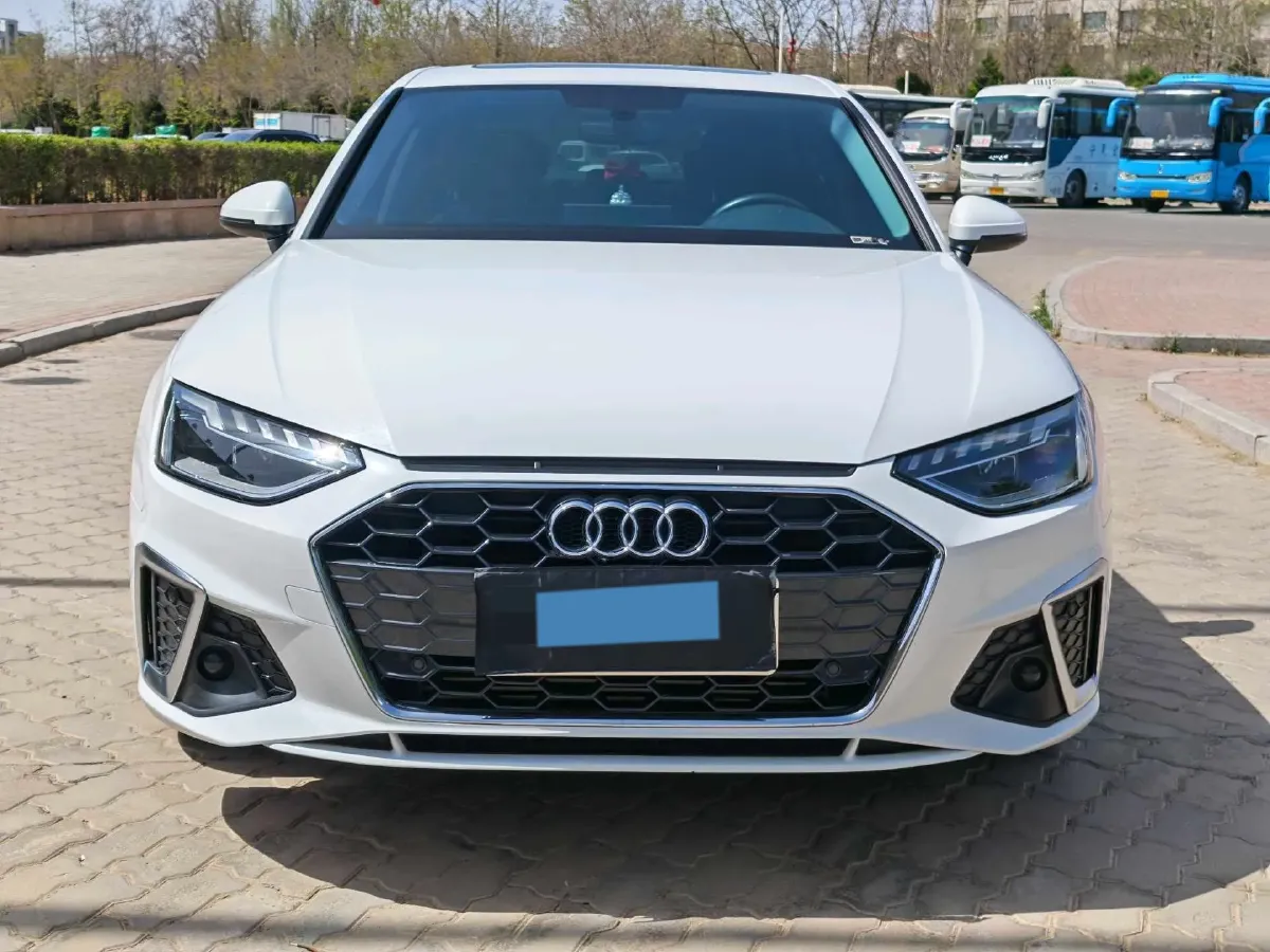 2020 Audi A4L 2.0T 190HP L4 7DCT,autocango,china used car exporter,china ev exporter,chinese used car exporter,chinese used ev exporter