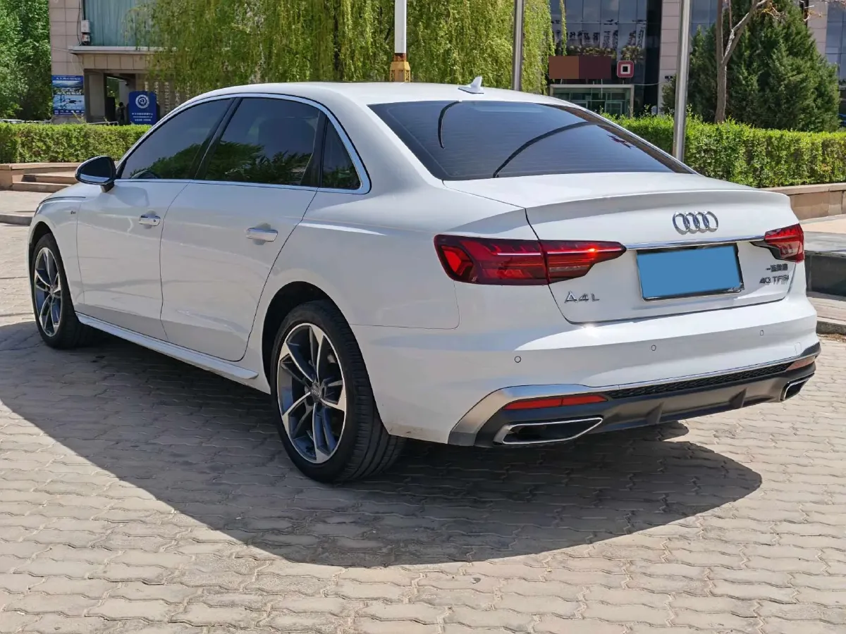 2020 Audi A4L 2.0T 190HP L4 7DCT,autocango,china used car exporter,china ev exporter,chinese used car exporter,chinese used ev exporter
