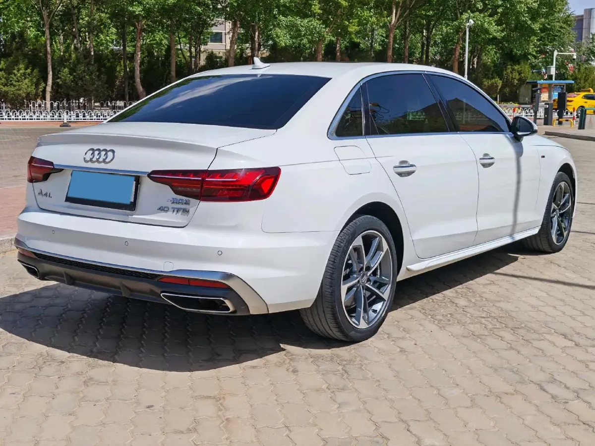 2020 Audi A4L 2.0T 190HP L4 7DCT,autocango,china used car exporter,china ev exporter,chinese used car exporter,chinese used ev exporter