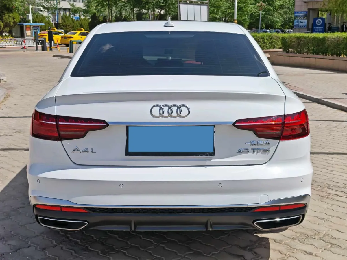 2020 Audi A4L 2.0T 190HP L4 7DCT,autocango,china used car exporter,china ev exporter,chinese used car exporter,chinese used ev exporter