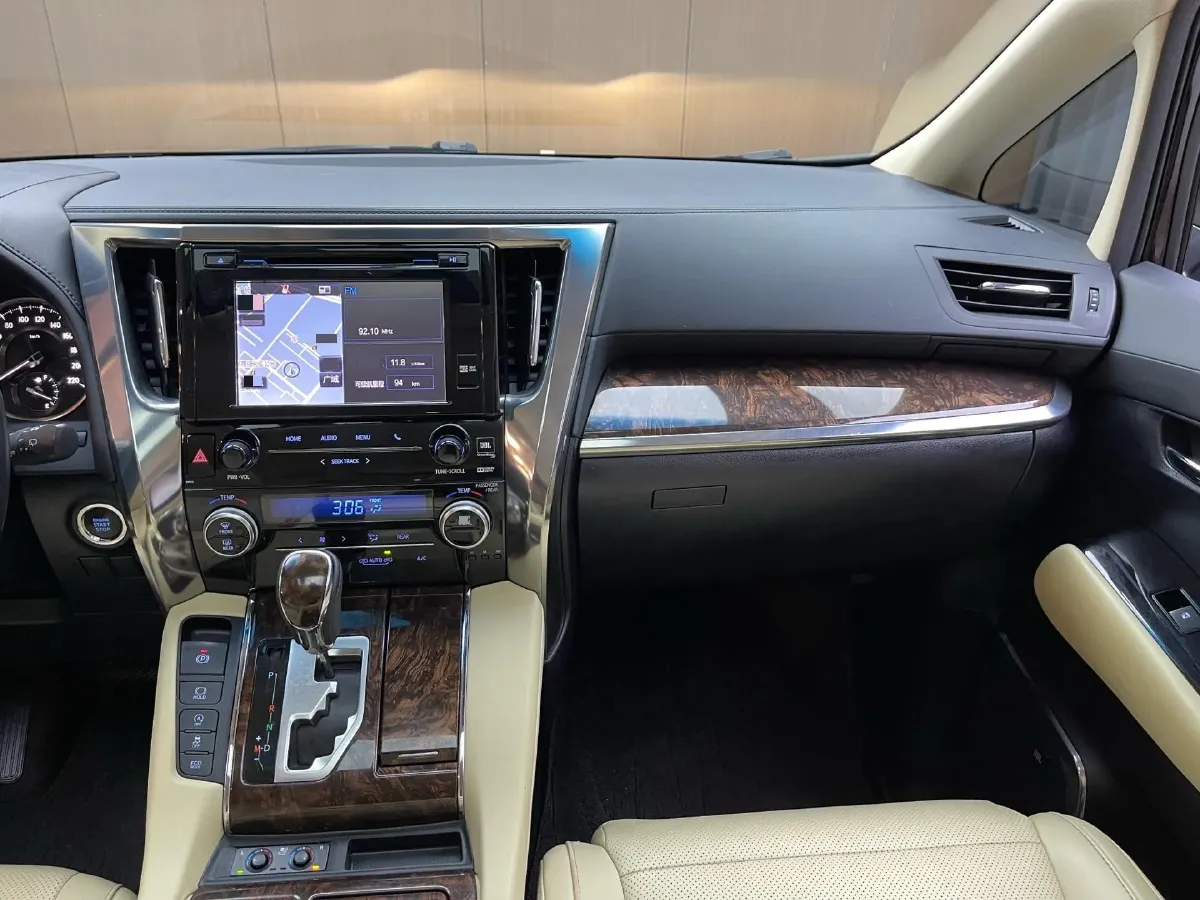 2018 Toyota Alphard 3.5L 301HP V6 8AT,autocango,china used car exporter,china ev exporter,chinese used car exporter,chinese used ev exporter