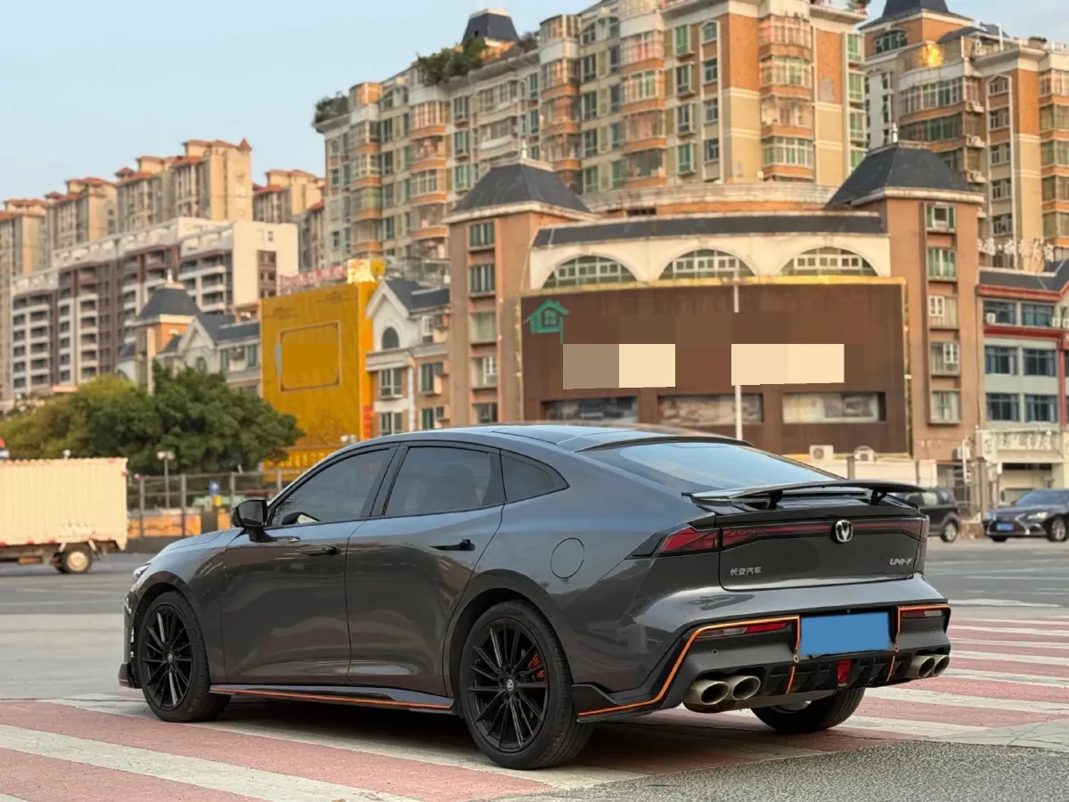 2022 ChangAn UNI-V 1.5T 188HP L4 7DCT,autocango,china used car exporter,china ev exporter,chinese used car exporter,chinese used ev exporter