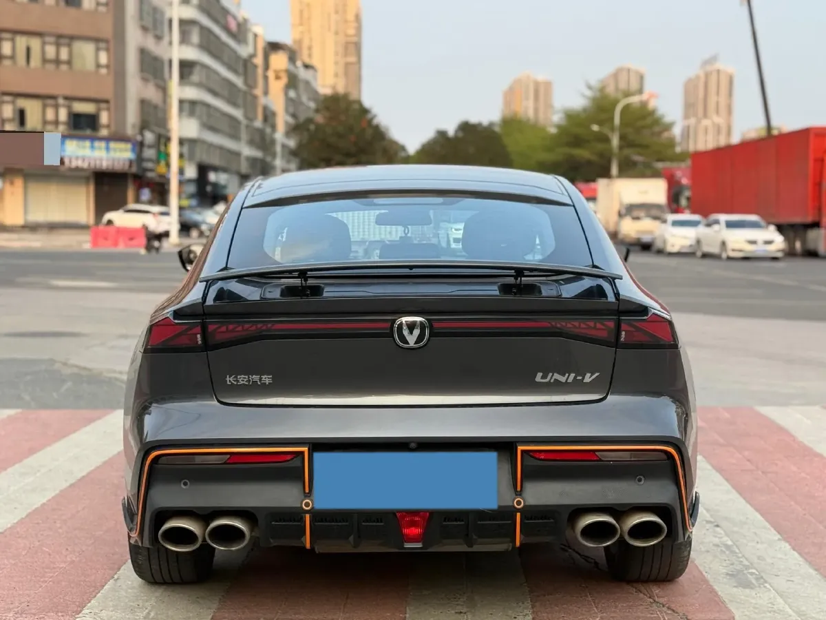 2022 ChangAn UNI-V 1.5T 188HP L4 7DCT,autocango,china used car exporter,china ev exporter,chinese used car exporter,chinese used ev exporter