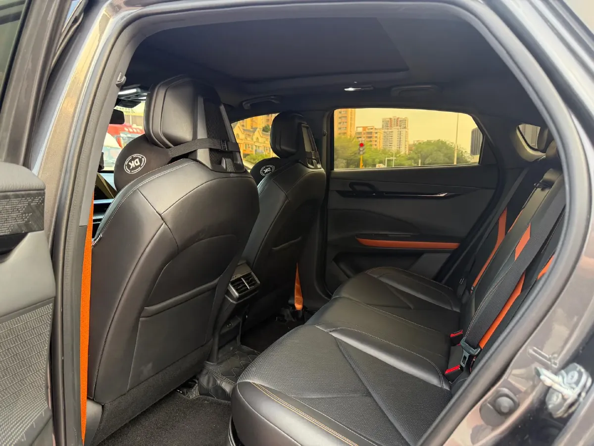 2022 ChangAn UNI-V 1.5T 188HP L4 7DCT,autocango,china used car exporter,china ev exporter,chinese used car exporter,chinese used ev exporter