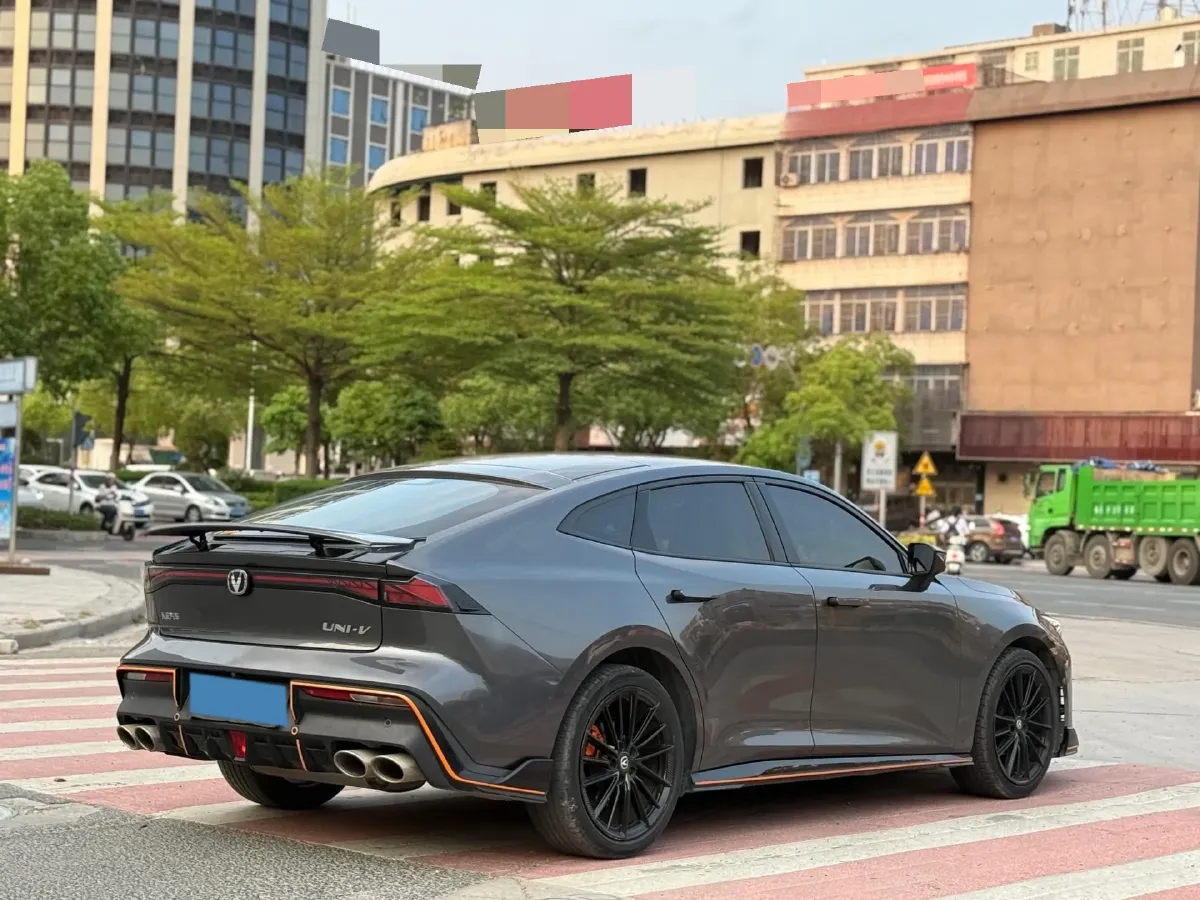 2022 ChangAn UNI-V 1.5T 188HP L4 7DCT,autocango,china used car exporter,china ev exporter,chinese used car exporter,chinese used ev exporter