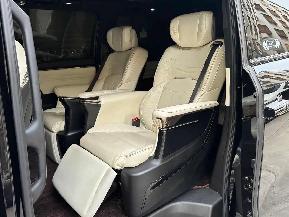 2023 GAC Trumpchi M8 2.0T 252HP L4 8AT,autocango,china used car exporter,china ev exporter,chinese used car exporter,chinese used ev exporter