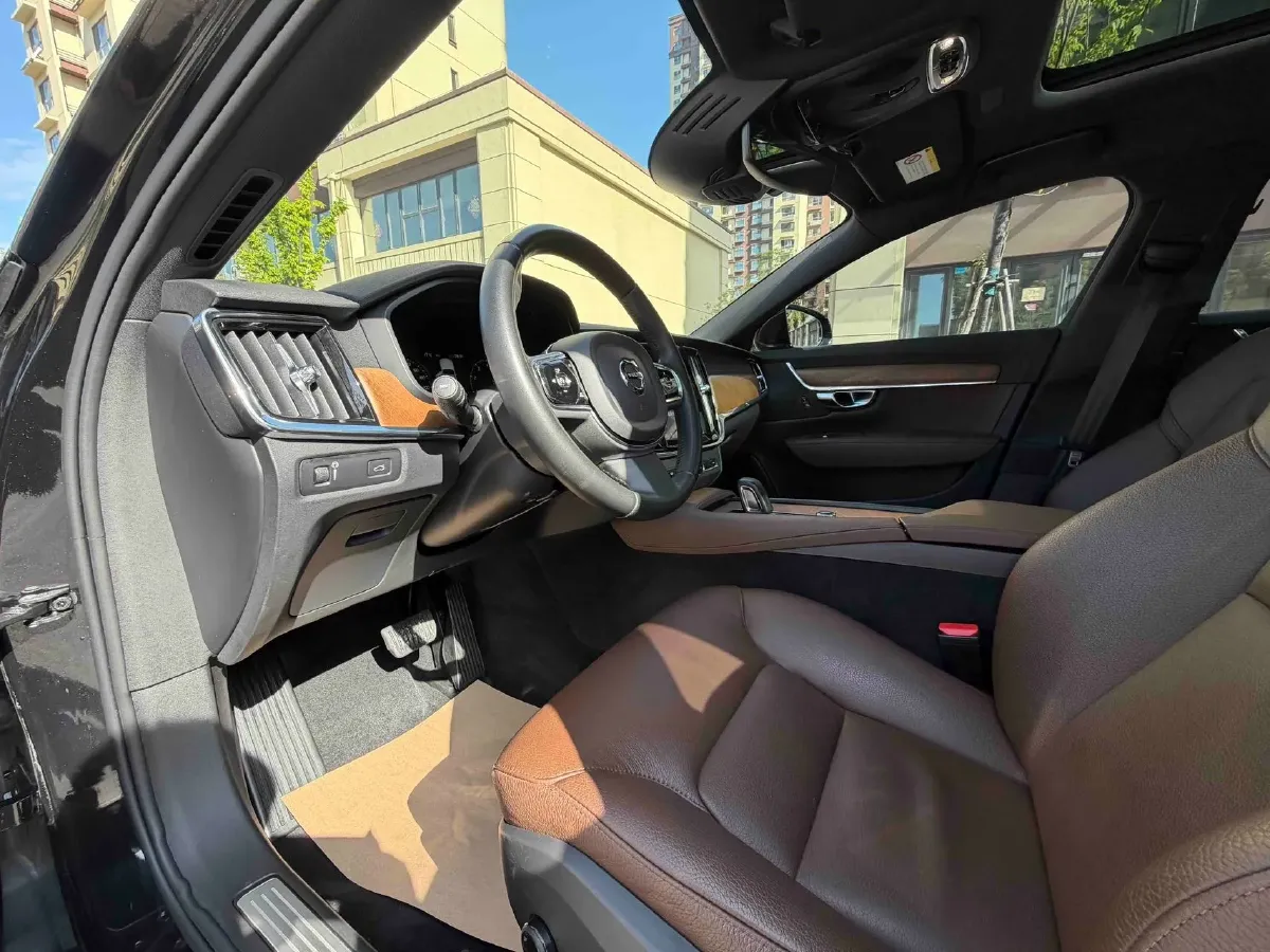 2021 Volvo S90 2.0T 250HP L4 8AT,autocango,china used car exporter,china ev exporter,chinese used car exporter,chinese used ev exporter