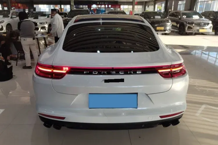 2019 Porsche Panamera 2.9T 330HP V6 8DCT,autocango,china used car exporter,china ev exporter,chinese used car exporter,chinese used ev exporter